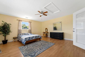 Welcome to Paradise - Pet Friendly - Pool Home!, Port Charlotte